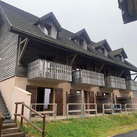 Appartement Dans Residence Bois De La Reine, Besse Et Saint Anastaise Exterior foto